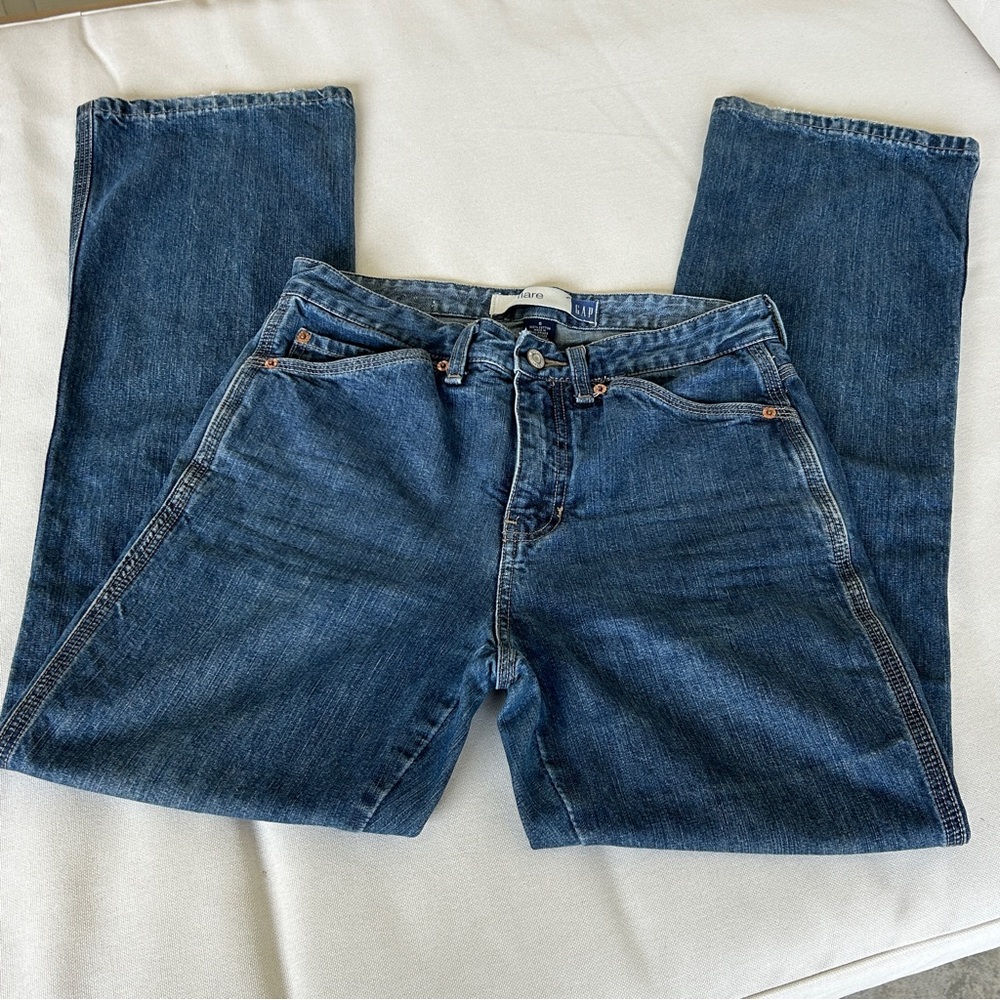 Women’s Classic GAP Medium Wash 100% Cotton Denim 5 Pocket Flare Jeans